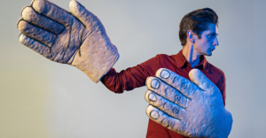 Dramaten presenterar: Avig